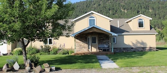 Terrific 3-bedroom house on the beautiful Clark Fork River