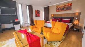 Suite Junior Vue Sur Montagne | Premium-sengetøj, dundyner, minibar, individuelt design