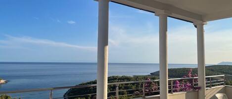 Apartment | Terrace/patio