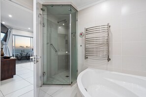 Shower, towels - Sea Spray C101 - Three Bedroom Apartment, Sleeps 6 (Cape Town)