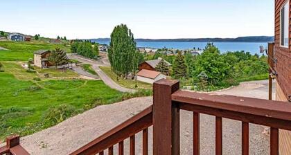 Kickback Kabin - Sleeps 25! Stunning Lake Views, Ultimate Bunk Room