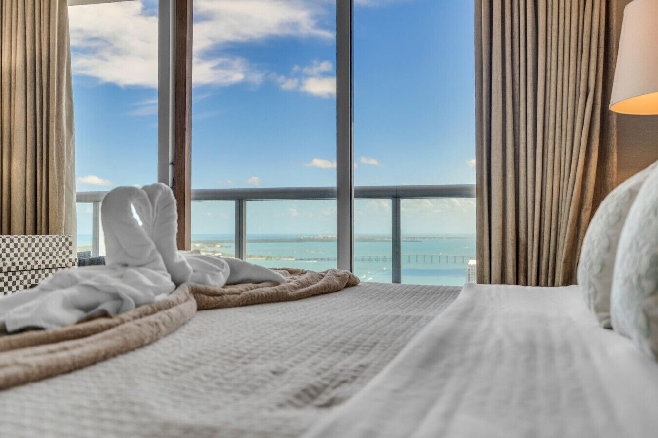 2 Schlafzimmer, Schreibtisch, Bügeleisen/Bügelbrett, Reisekinderbett