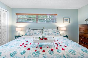 3 bedrooms, iron/ironing board, travel crib, internet