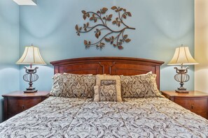 1 bedroom, bed sheets - Pigeon River View #204 (Sevierville)