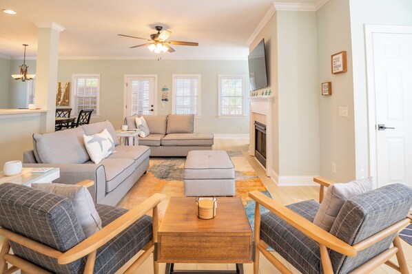 Smart TV, ping pong, books - Coastal Comfort - 4BR Beach Getaway w/ Public Boat Access & Modern Perks (Carolina Beach)