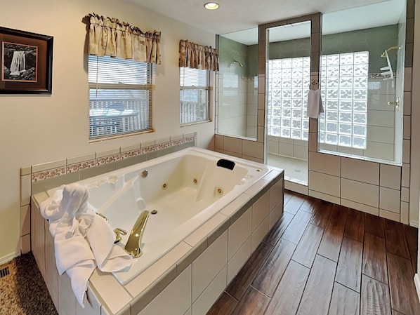 Studio (1 Bedroom) | Property amenity
