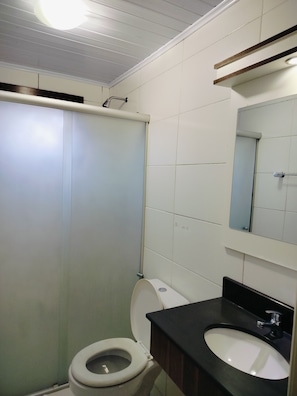 Basic Room | Bathroom