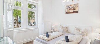 Central modern apartment I balcony I up to 4 persons