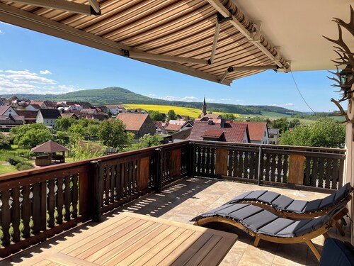 Gemütliche Ferienwohnung in der Rhön mit schönem Ausblick vom Balkon