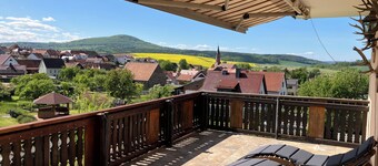 Gemütliche Ferienwohnung in der Rhön mit schönem Ausblick vom Balkon