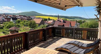 Gemütliche Ferienwohnung in der Rhön mit schönem Ausblick vom Balkon