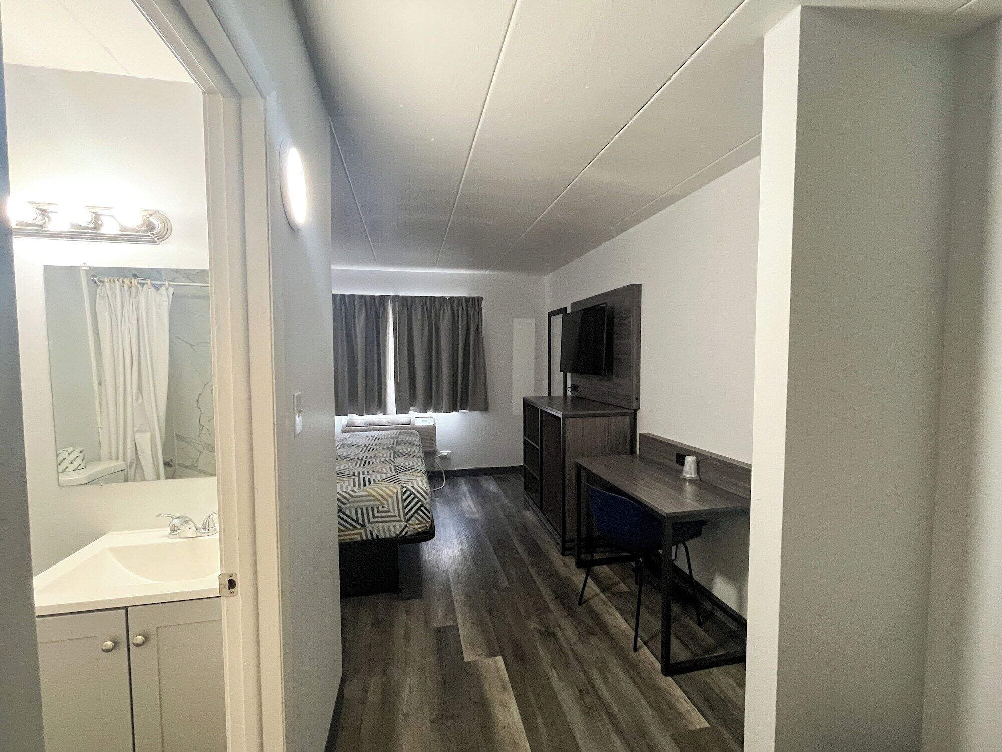 Photo - Motel 6 Chicago, IL - Halsted