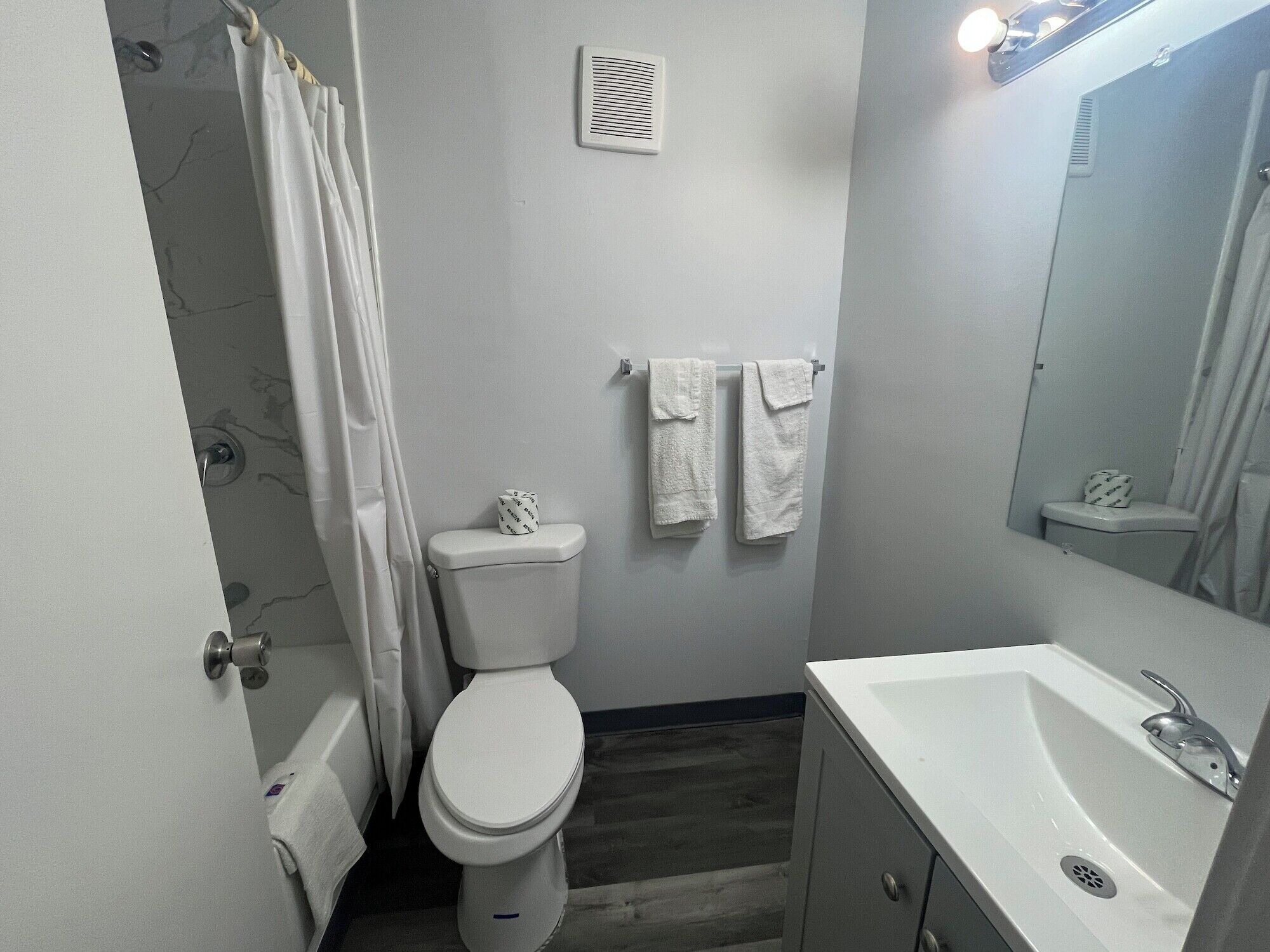 Photo - Motel 6 Chicago, IL - Halsted