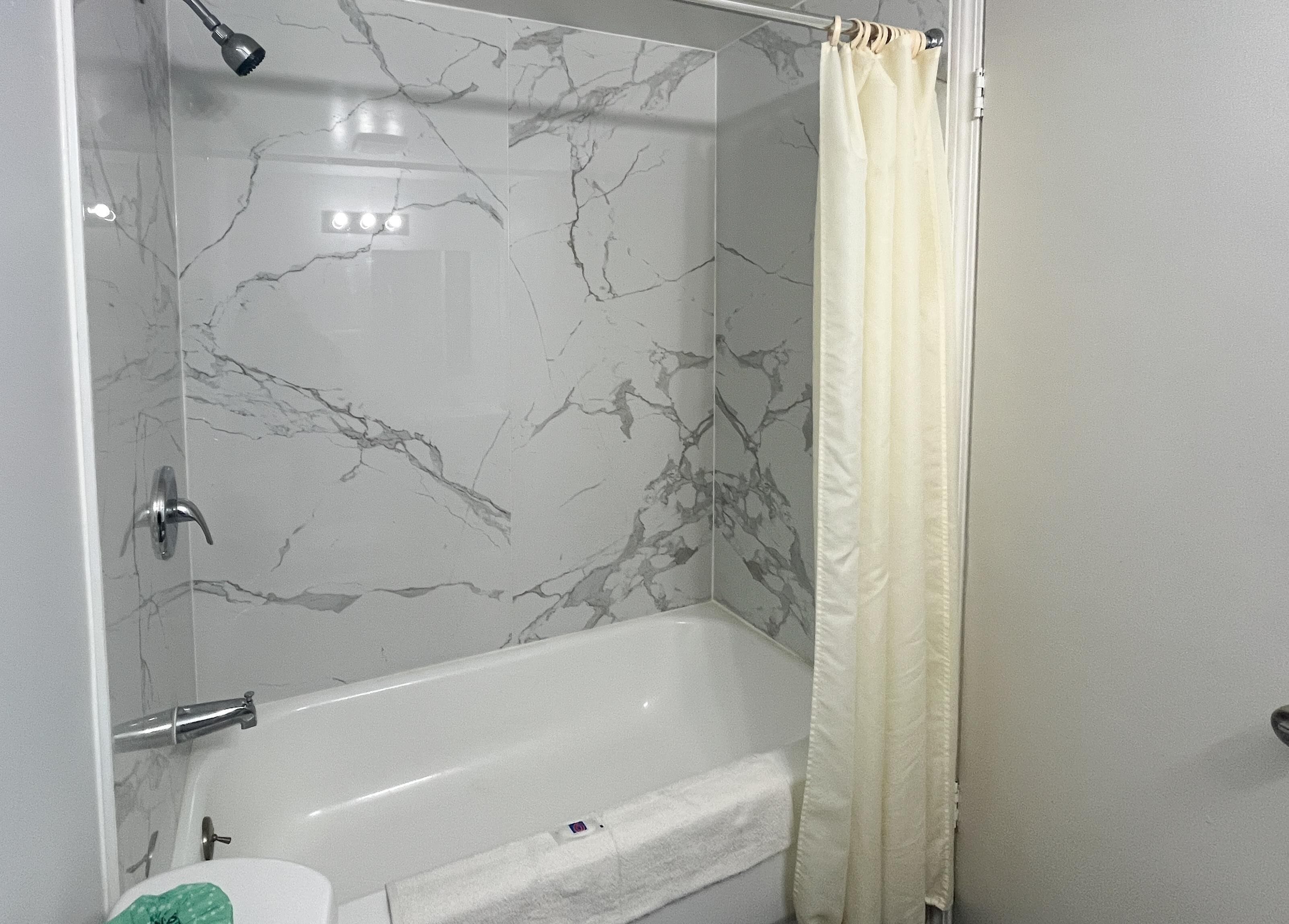 Photo - Motel 6 Chicago, IL - Halsted