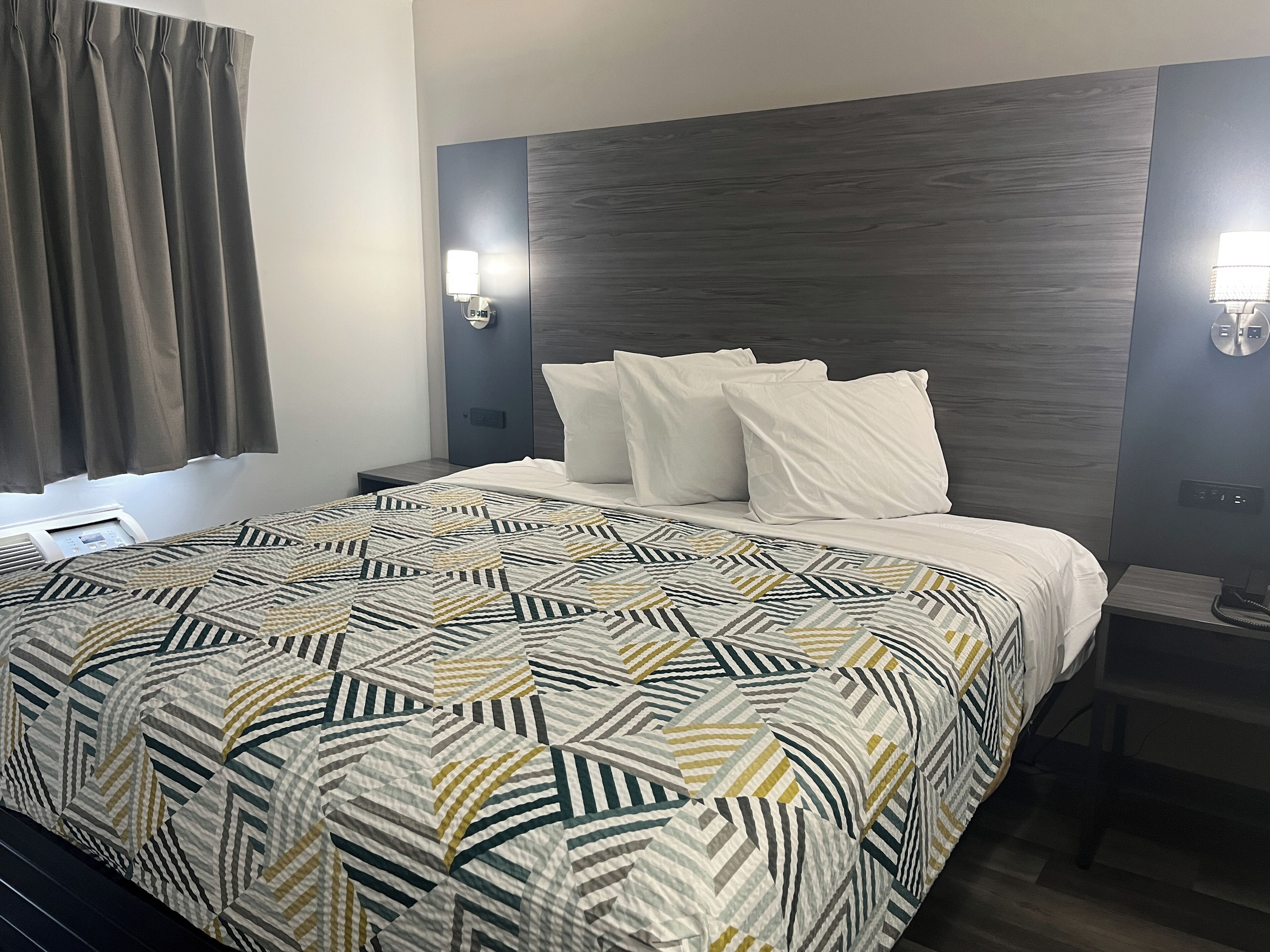 Free WiFi, bed sheets