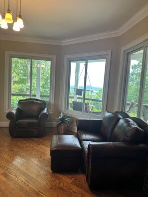 Smart TV, fireplace, video games