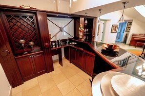 Frigorífic, microones, forn i placa de cuina 