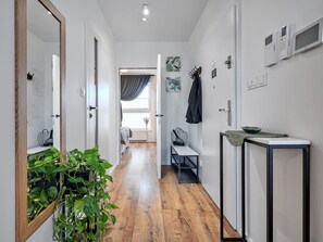 1 chambre, bureau, fer et planche à repasser, Wi-Fi gratuit