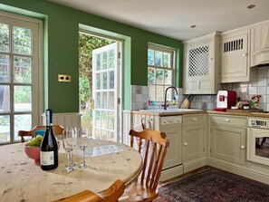Private kitchen - Historic Georgian Cottage on Midsummer Common (Cambridge)
