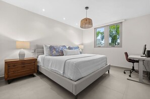 3 bedrooms, desk, iron/ironing board, WiFi
