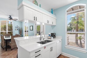 Casa, letti multipli (Ocean Dreams) | Cucina privata | Forno, tostapane