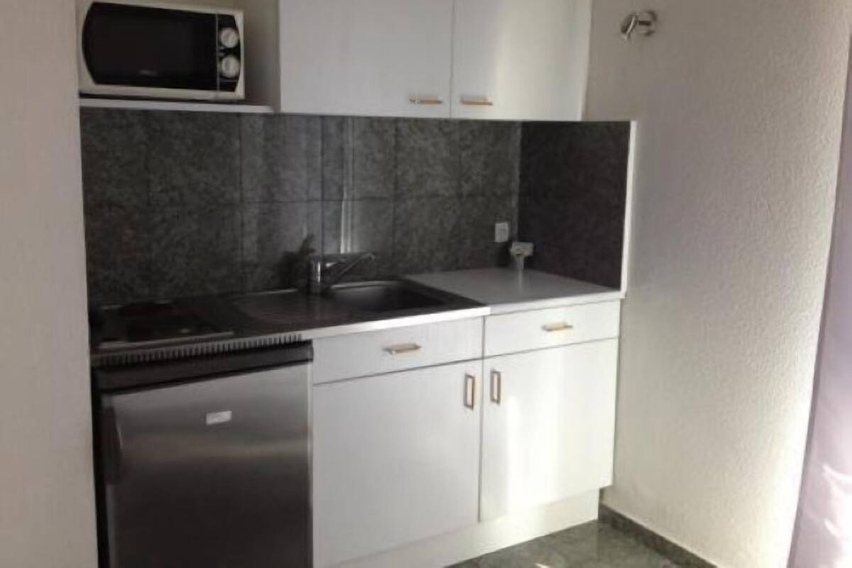 Chambre Confort double, vue sur la colline | Cuisine privée | Mini-réfrigérateur, four à micro-ondes, surface de cuisson