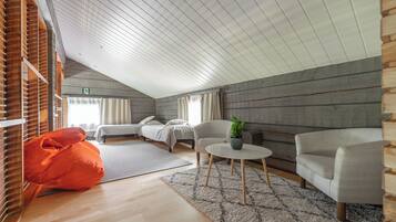 2 bedrooms, laptop workspace, bed sheets