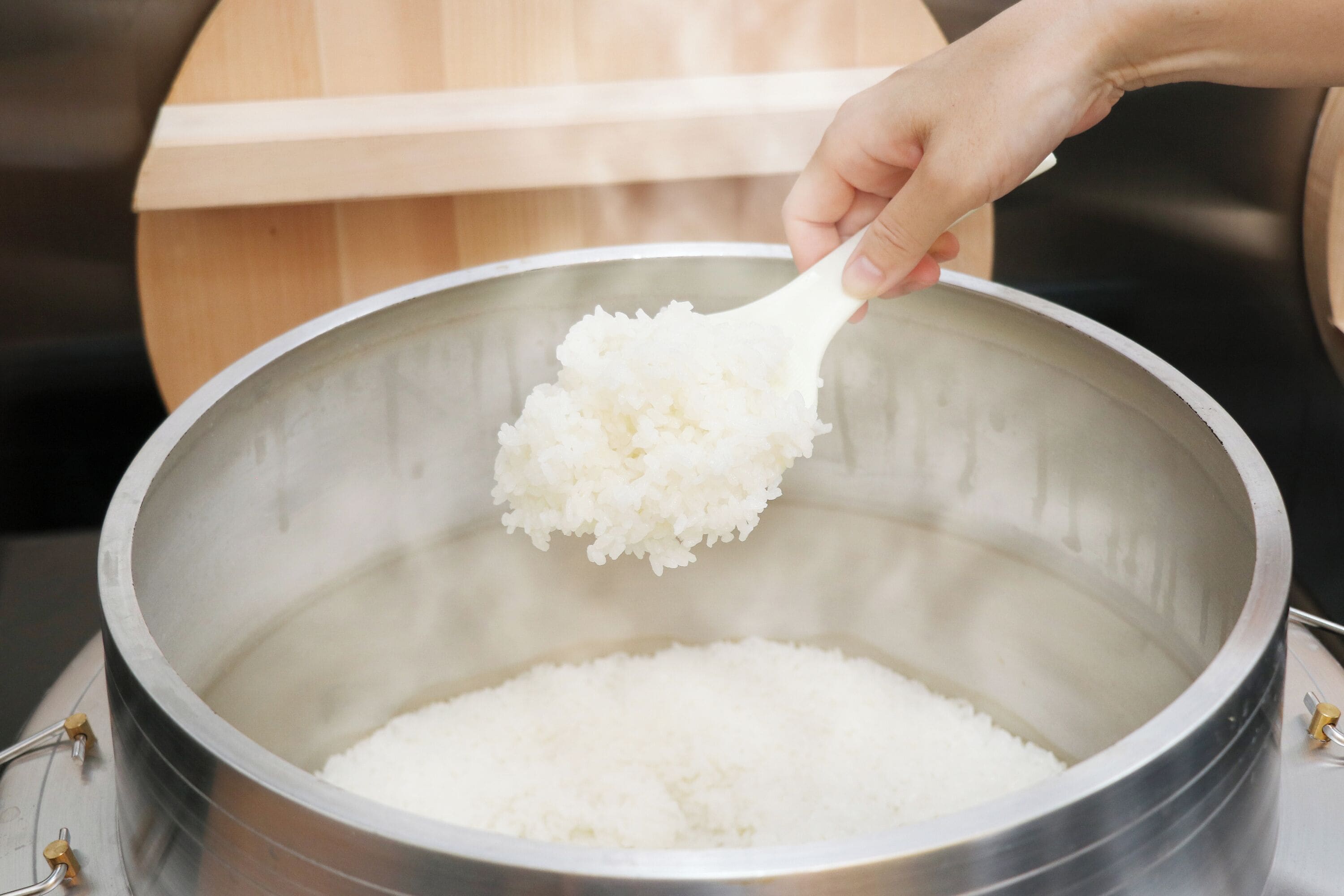 Bữa sáng buffet hàng ngày với phụ phí nhỏ 