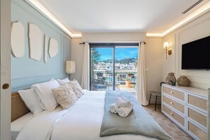 2 chambres, fer et planche à repasser, Wi-Fi, draps fournis