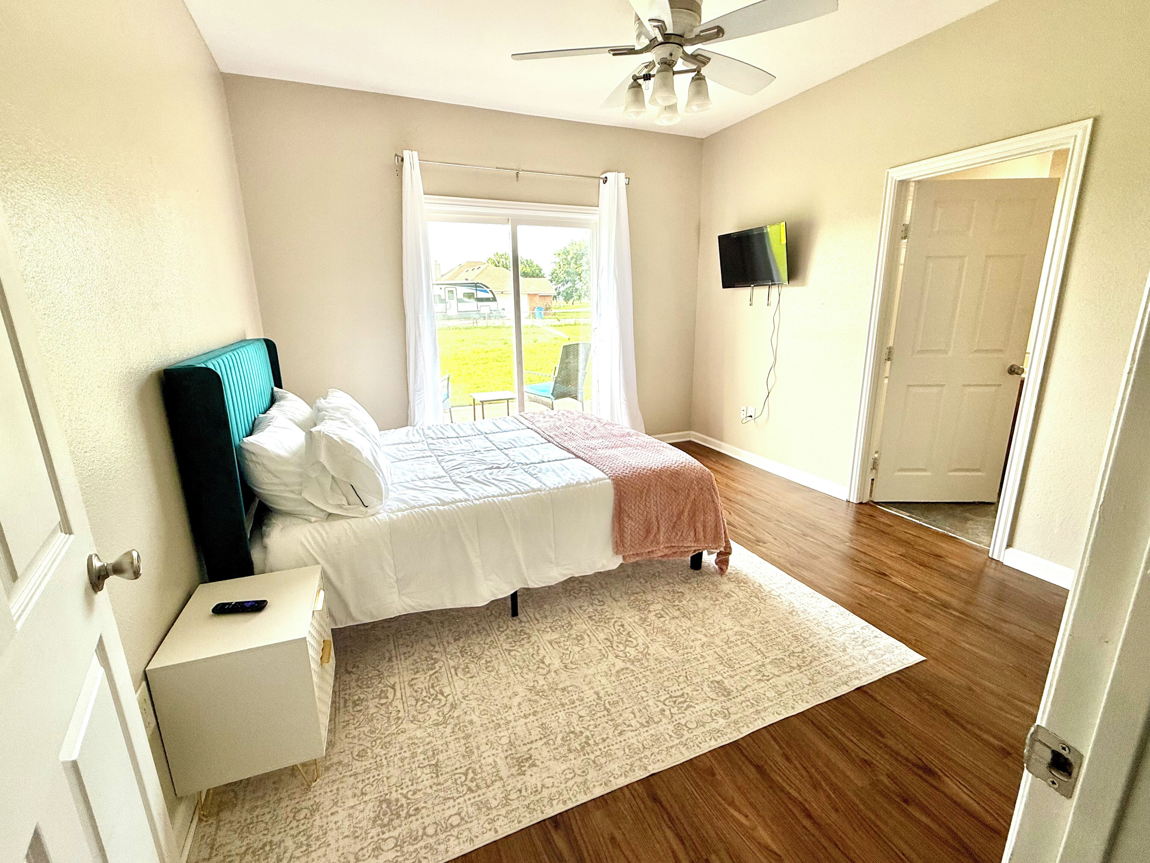 2 室のベッドルーム、WiFi、ベッドシーツ