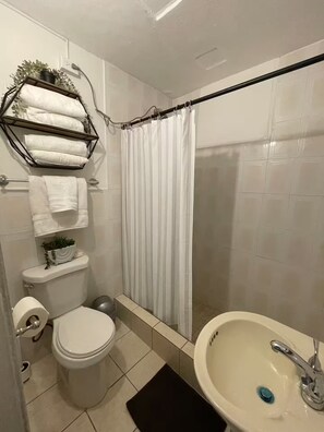 Een douche, een haardroger, zeep