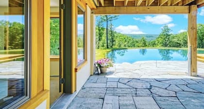 Tranquil Retreat-Pond side on 16 Acres