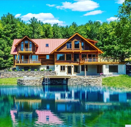 Tranquil Retreat-Pond side on  16 Acres Hunters Welcome