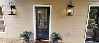 Charming 2-bedroom cottage in awesome Hoschton