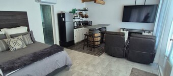 Cozy studio with WiFi and AC in amazing Jemison