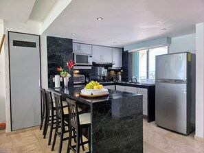 Comfort Apartment, Sea View, Oceanfront | Private kitchen