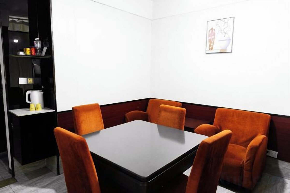 2-bed Room With Cards