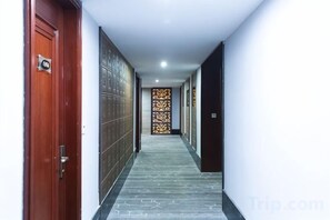 Unclassified image, 2 of 36, button - Vines Fashion Hotel Lianyungang (Lianyungang)