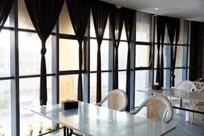 Unclassified image, 5 of 36, button - Vines Fashion Hotel Lianyungang (Lianyungang)