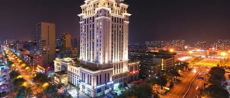 المنشأة من الخارج