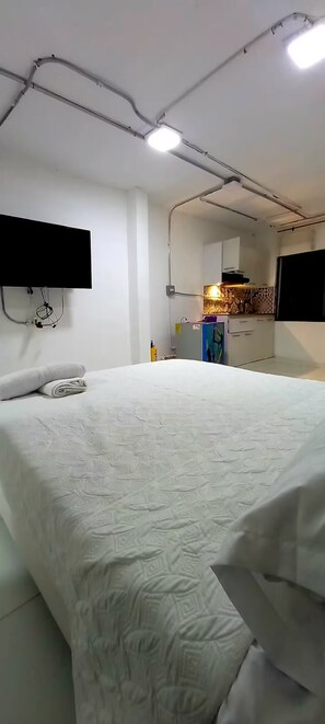 1 chambre, fer et planche à repasser, Wi-Fi, draps fournis