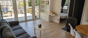 Charming renovated wooden chalet - close to the ocean and nature activities