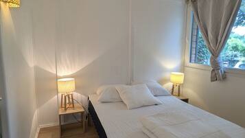 3 slaapkamers, een strijkplank/strijkijzer, wifi