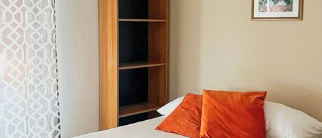 Apartment | 2 bedrooms, free WiFi