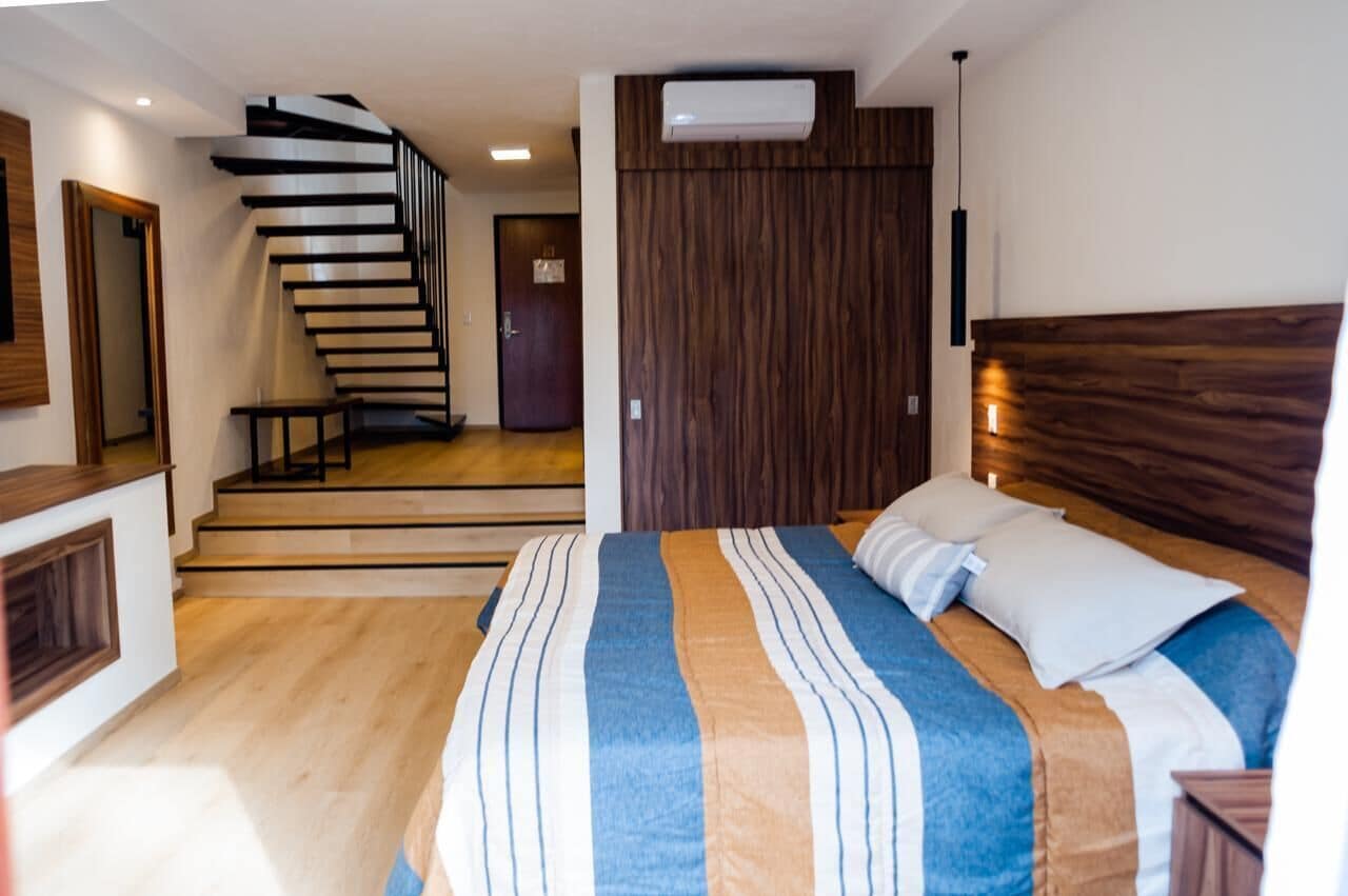 Cortinas blackout, tabla de planchar con plancha y wifi gratis 