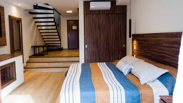 Cortinas blackout, tabla de planchar con plancha y wifi gratis