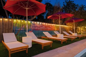 Terrace/patio - Heated Pool • Game Arcade • Putting Green Oasis • 15min from Everything! (Bradenton)