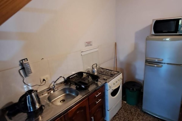 Peti sejuk, ketuhar gelombang mikro, ketuhar, dapur