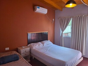 Klassiek appartement, terras, uitzicht op de binnenplaats | 1 slaapkamer, gratis wifi, beddengoed