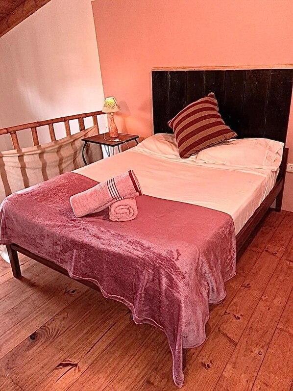 1 bedroom, free WiFi, bed sheets